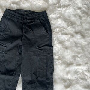 Women’s cargo joggers - size xs